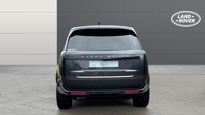 Land Rover Range Rover 3.0 D300 Edition 4dr Auto Diesel Estate - Image 6
